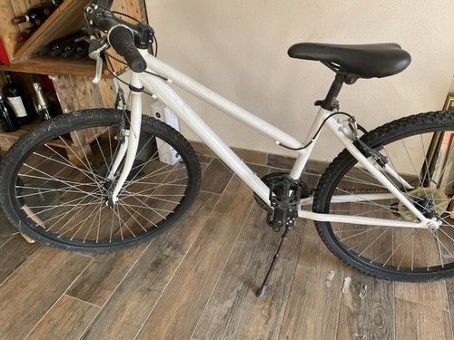 Bicicletta bianca freni - 26",